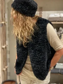 Gauhar - Faux fur tekoturkishattu, black