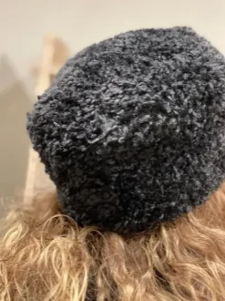 Gauhar - Faux fur tekoturkishattu, black